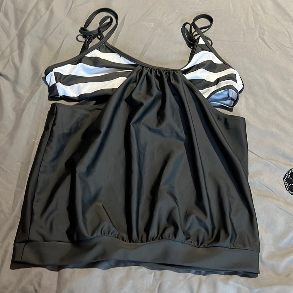 3X Black And White 2 Piece Swimsuit